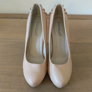 Shiedazzle pumps with gold spikes