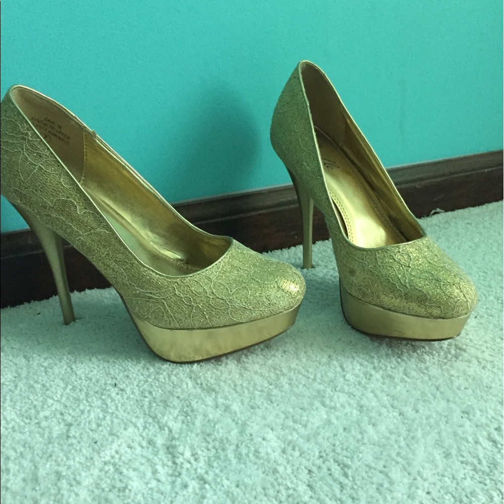 Gold Camille La Vie pumps