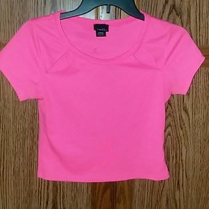 Casual and trendy crop top.