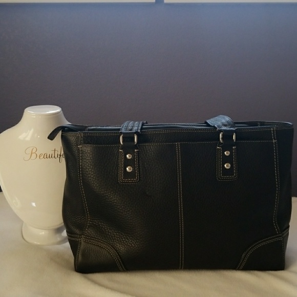 Coach - Picture 2 of 8