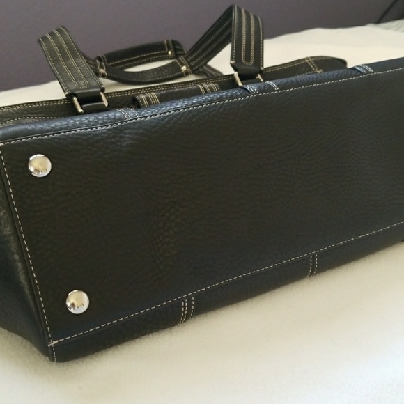 Coach - Picture 7 of 8