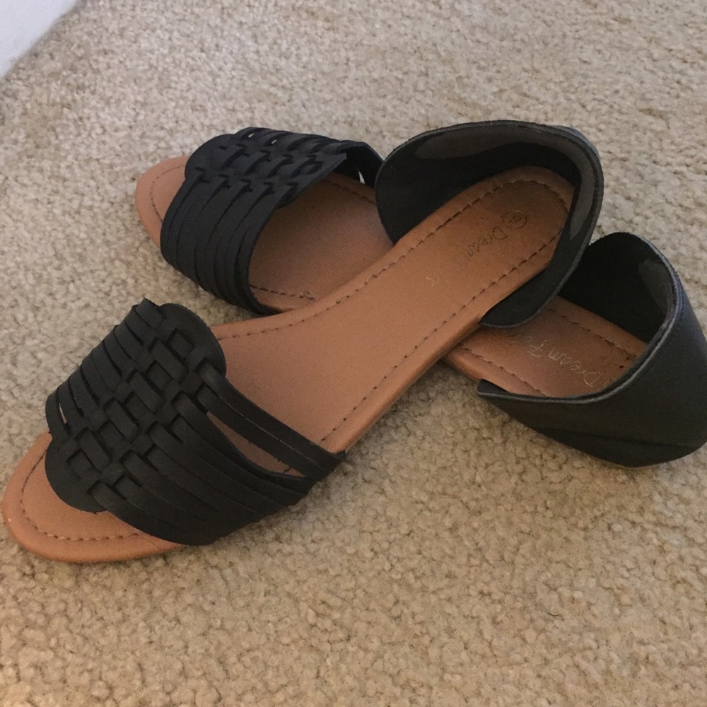 Open Center Black Sandals