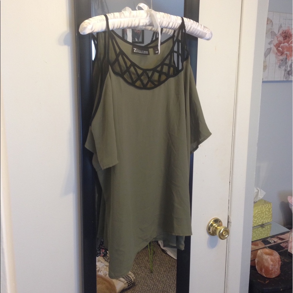 NY&Co cold shoulder shirt