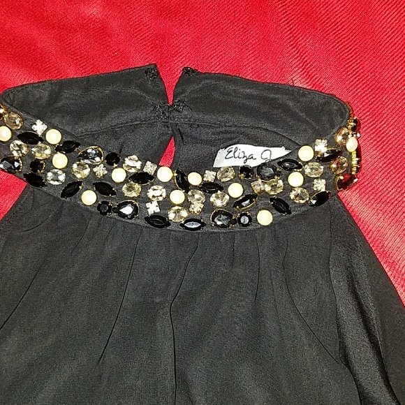 Eliza j - Picture 3 of 4