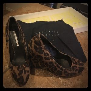 Sexy posh leopard print wedges