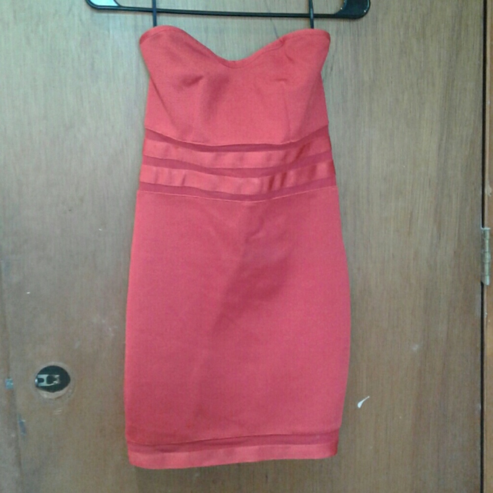 Sleevless cocktail dress