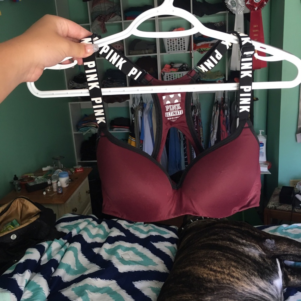 VS sports bra maroon color