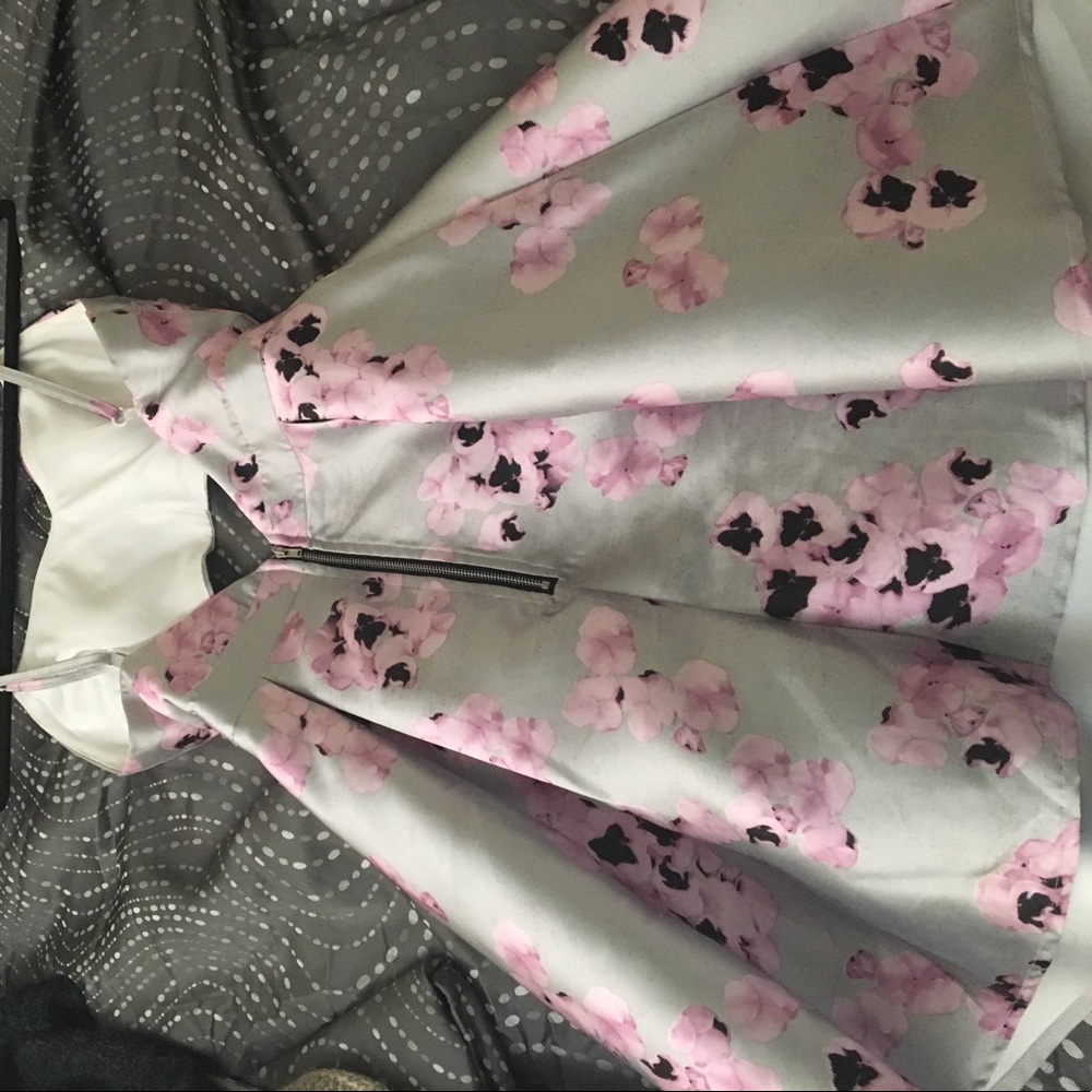 MissGuided UK Exclusive Skater Dress - Picture 2 of 2