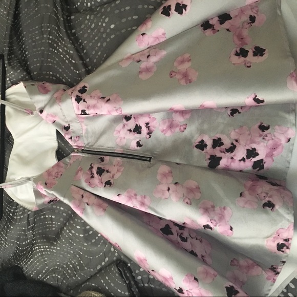 MissGuided UK Exclusive Skater Dress - Picture 2 of 2