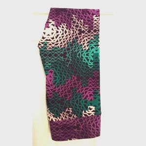 LuLaRoe Pants - LuLaRoe TC Leggings 12-22 Geometric abstract NWT LuLaRoe Pants - LuLaRoe TC Leggings 12-22 Geometric abstract NWT