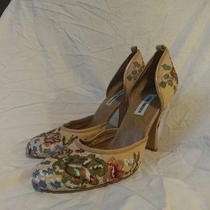 Steve Madden size 9 embroidery heels