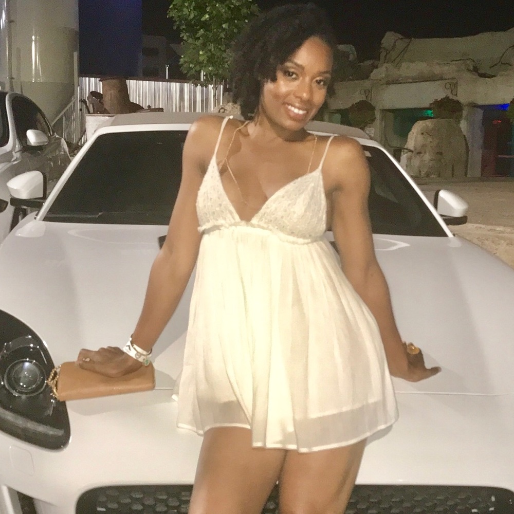 Meet your Posher, Ayeshia