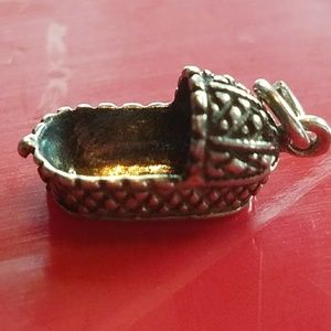 VINTAGE 1940'S STERLING SILVER BASSINET CHARM