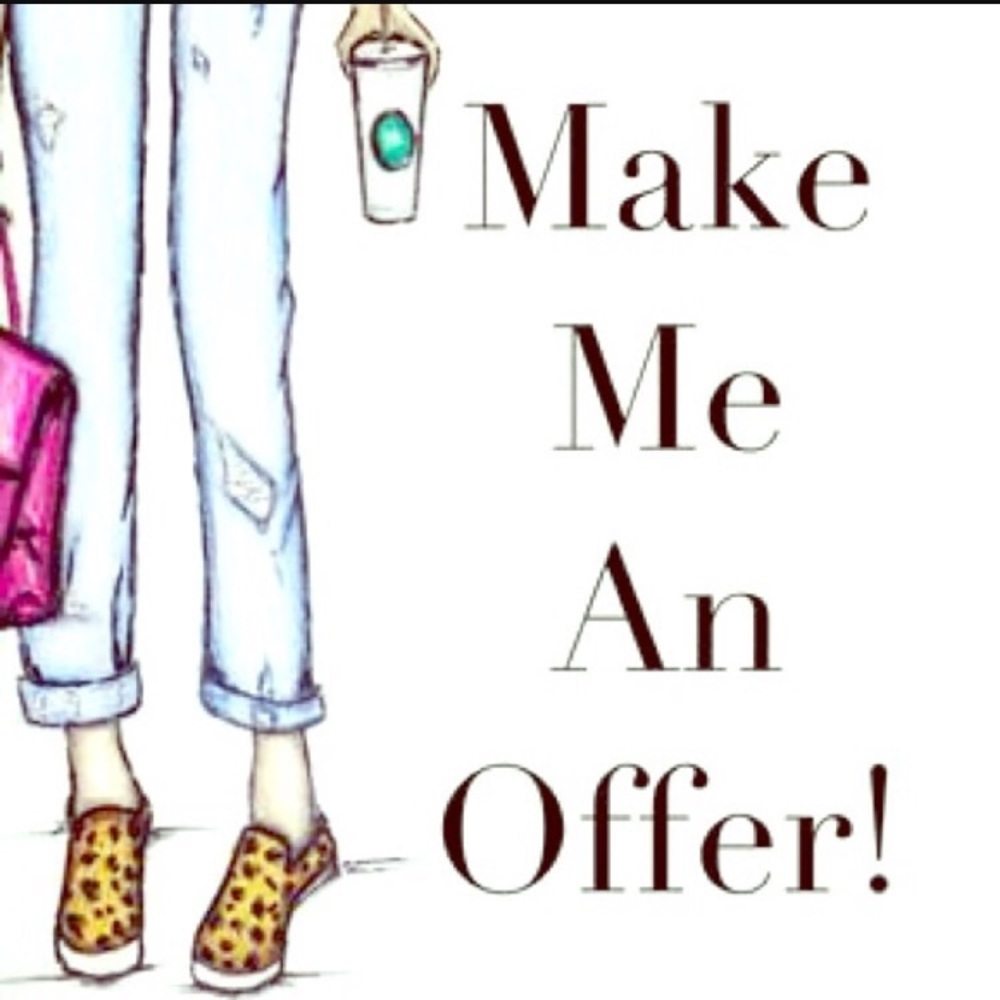 Pretty Girl! Check out my closet 😊