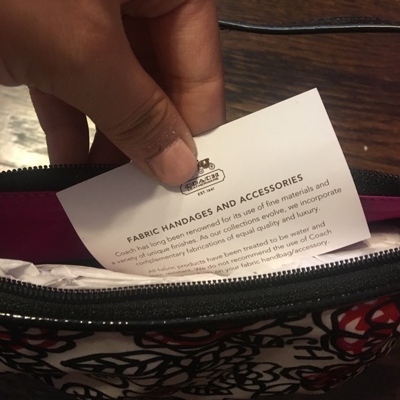 Coach - Picture 4 of 4