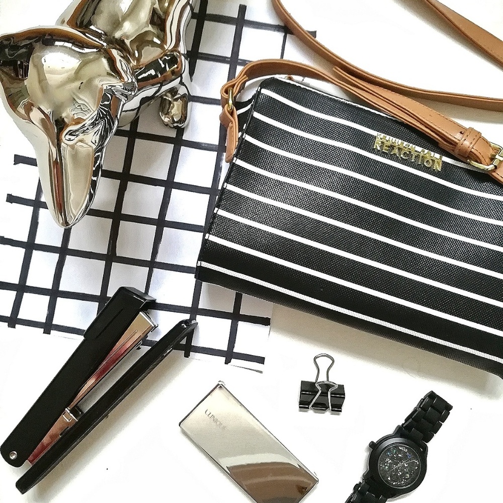 KENNETH COLE MINIMALIST CROSSBODY