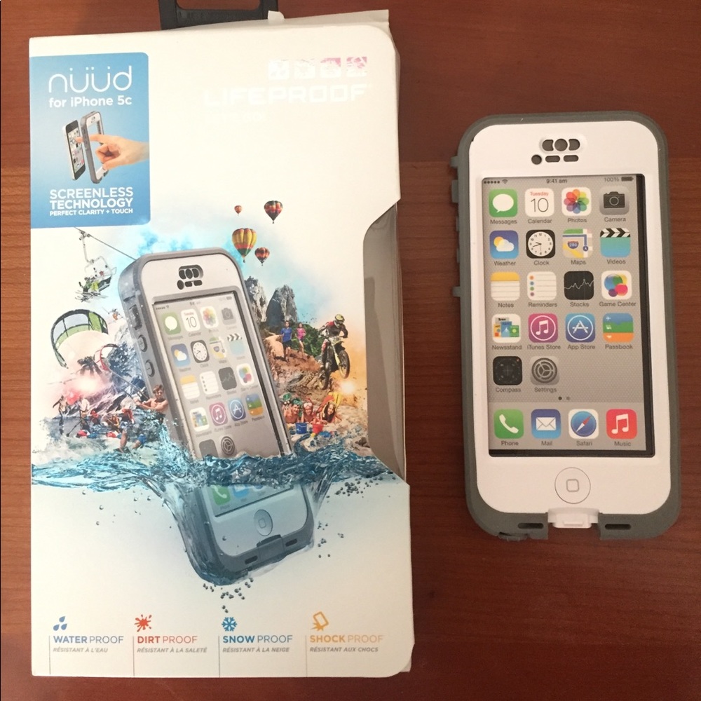 iPhone5c Nüüd Lifeproof phone case!🌟