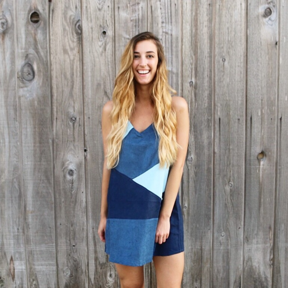 blue tone dress - Picture 3 of 4