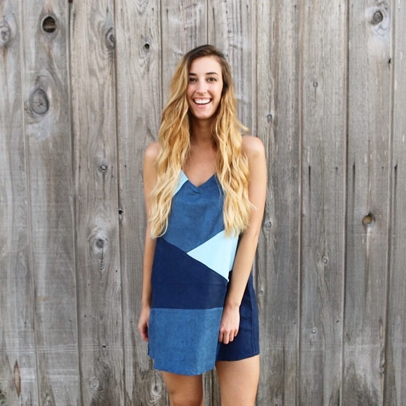 blue tone dress - Picture 3 of 4