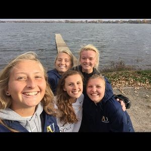 Meet your Posher, Brooke