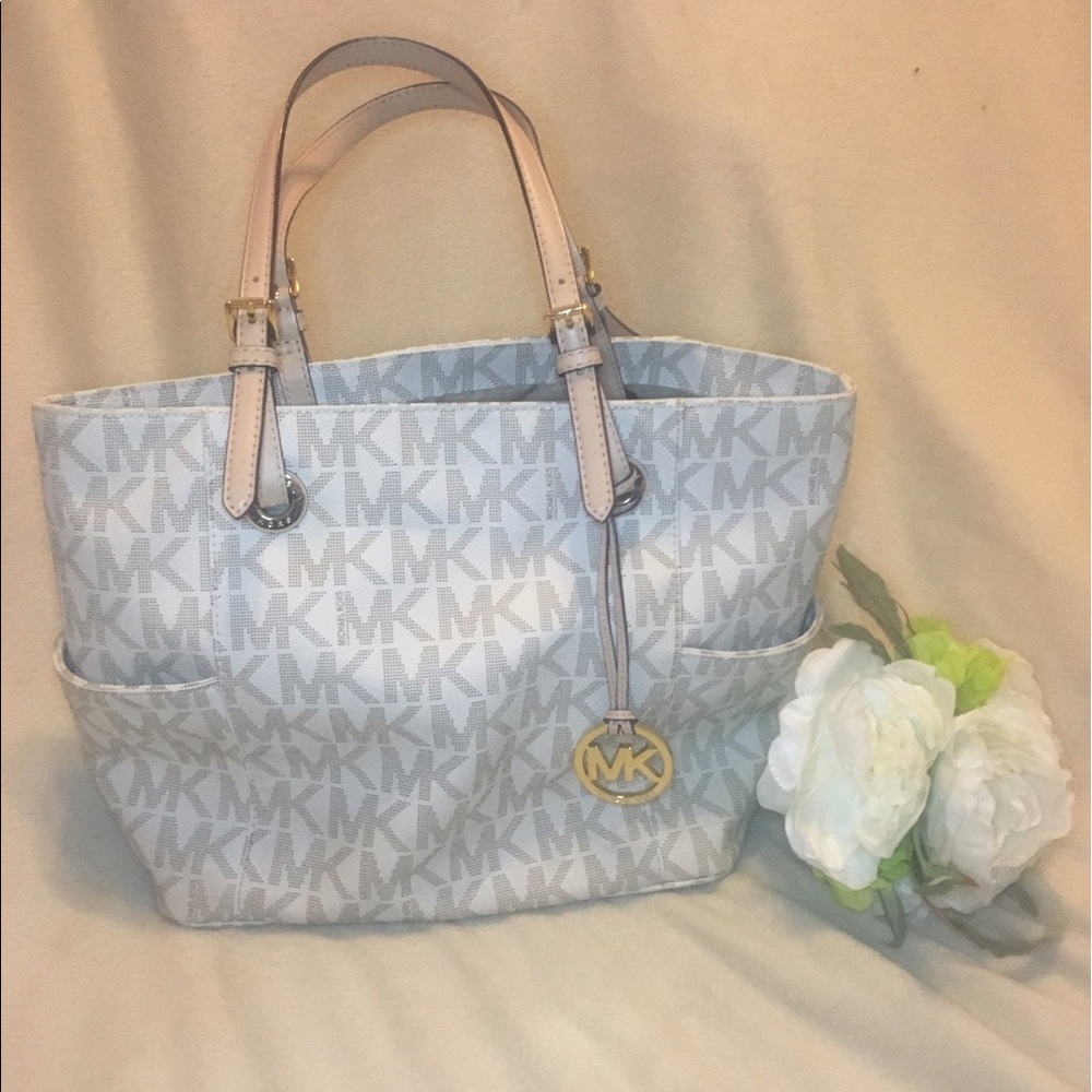 🌸Michael Kors White monogram tote🌸