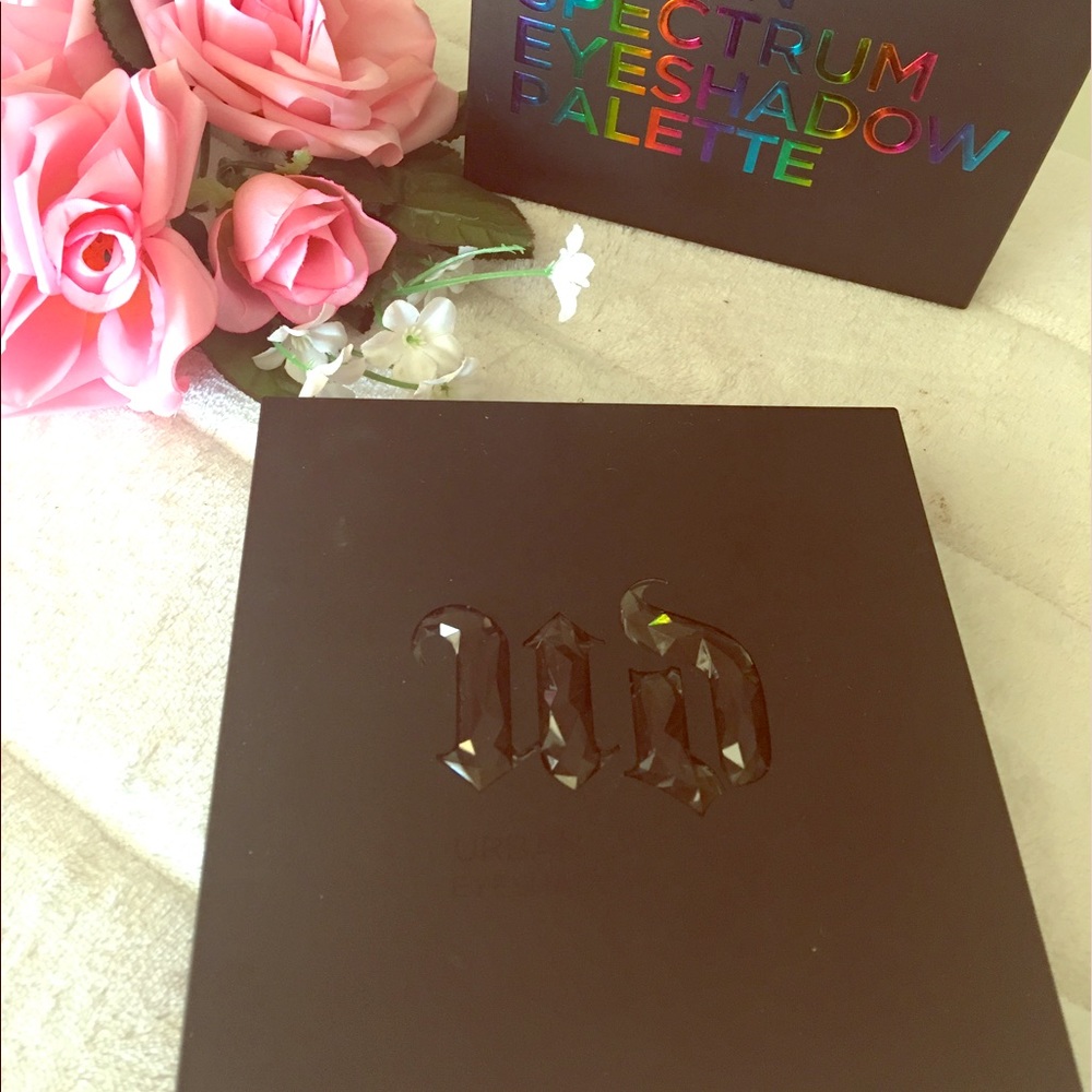 Urban Decay Spectrum Eyeshadow Palette