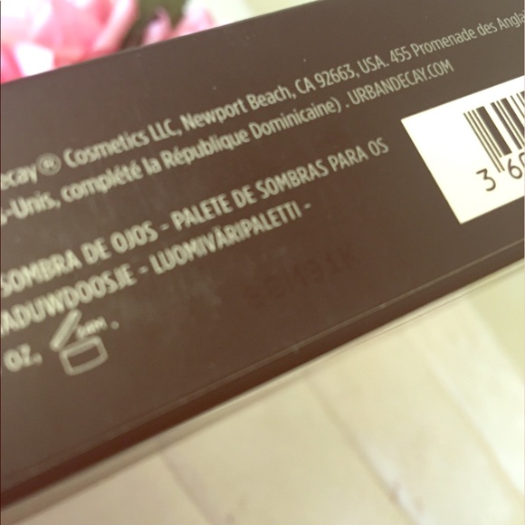 Urban Decay Spectrum Eyeshadow Palette - Picture 4 of 4