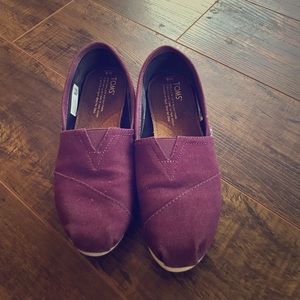 Size 5 Purple Toms
