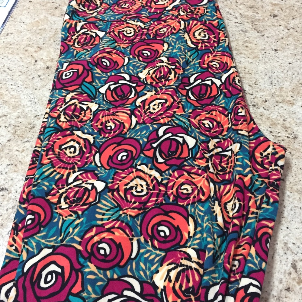 LuLaRoe TC Disney Roses Leggings