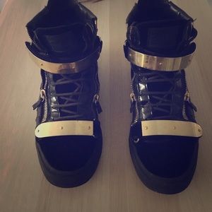 Selling this pair of zanotti