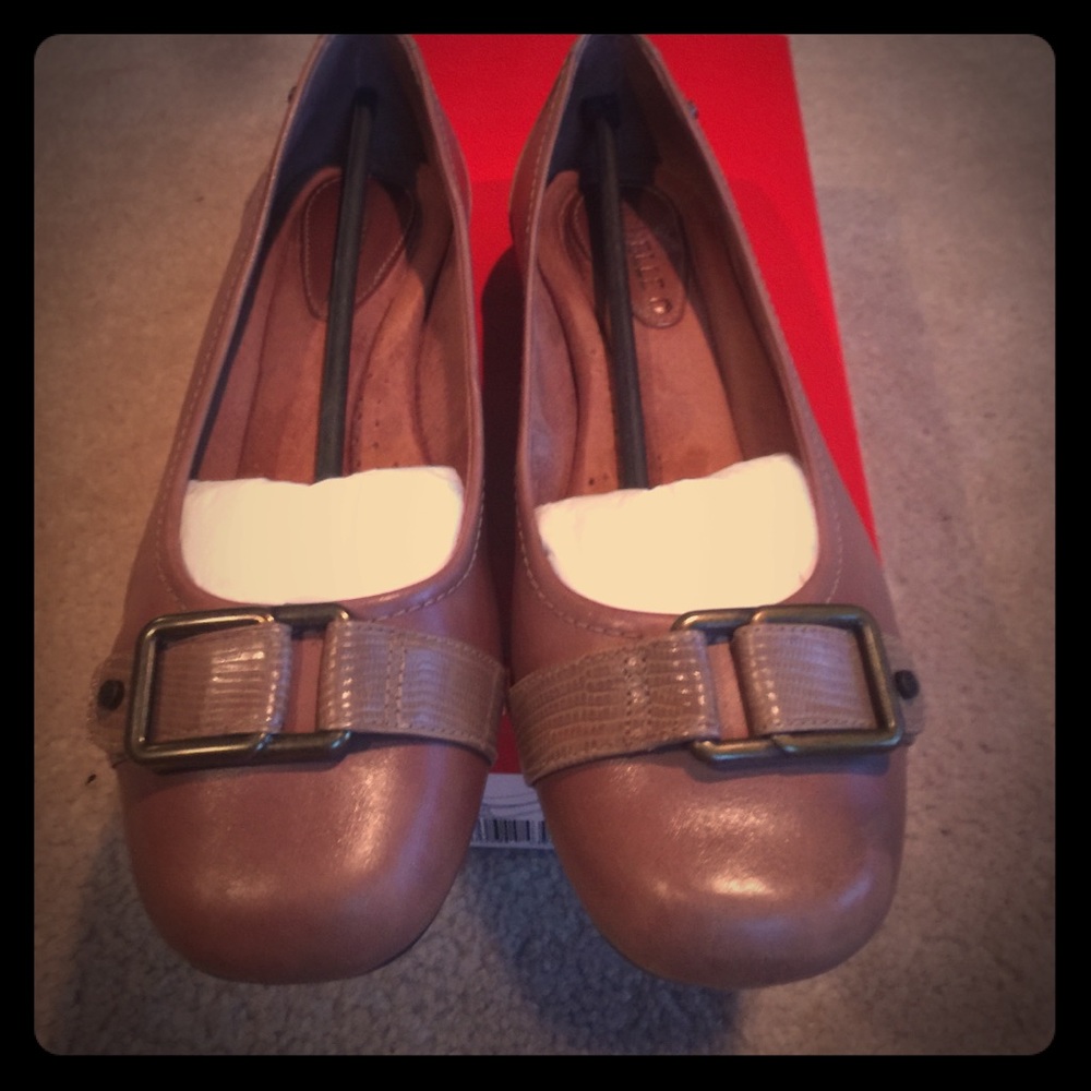 Michelle D Brown slip on shoes worn once!