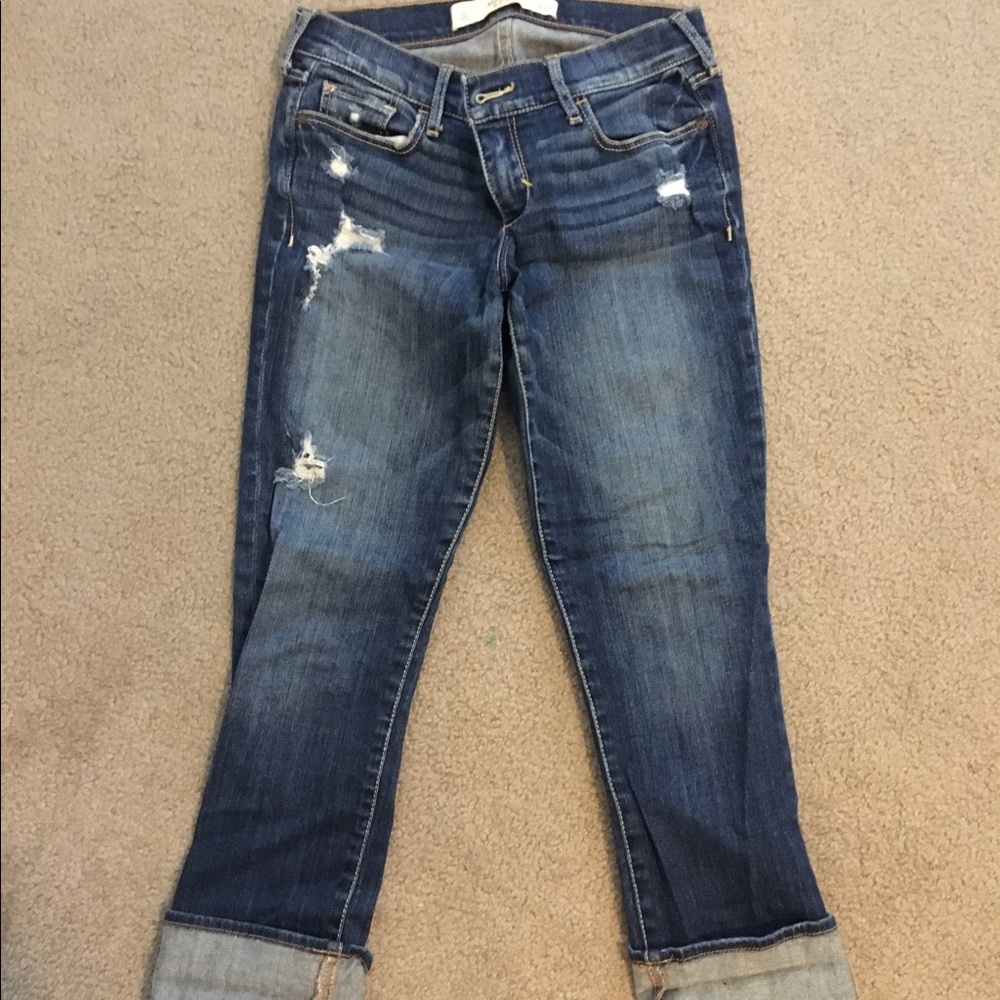 Abercrombie Distressed Capris size 0