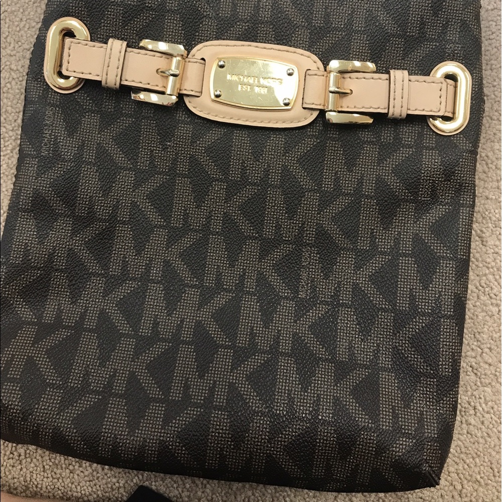 Michale Kors crossbody