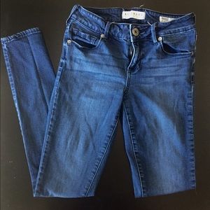 Bullhead Low Rise Skinniest Jeans size 1R