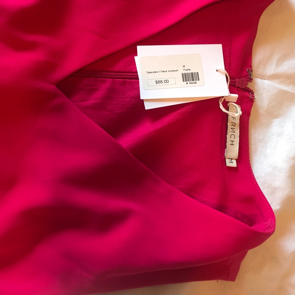 NWT Sleeveless romper - Picture 3 of 5
