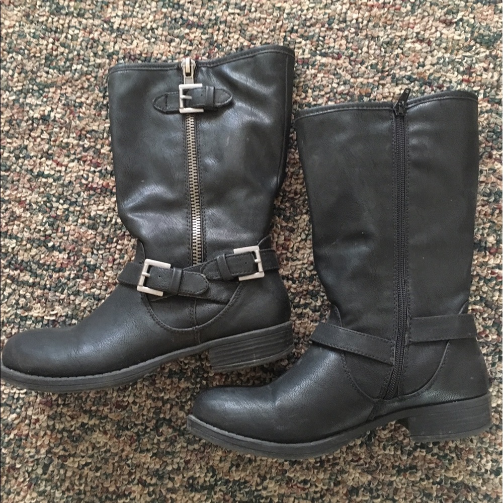 Relativity Boots