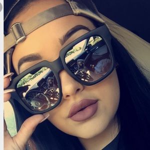 Quay "on the prowl" sunglasses