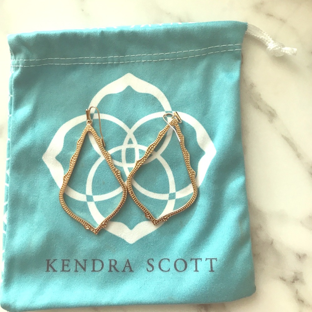 Rose gold Kendra Scott drop earrings
