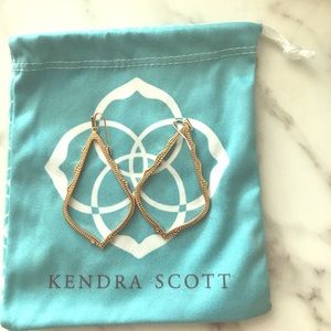 Rose gold Kendra Scott drop earrings