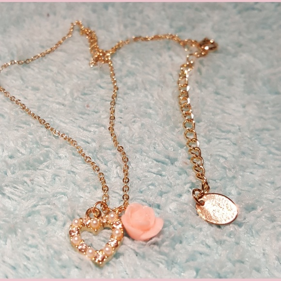 Claire's Jewelry - GOLDTONE NECKLACE WITH HEART & ROSE CHARMS,CLAIRES