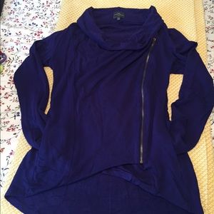 Medium zip up sweatshirt with pockets