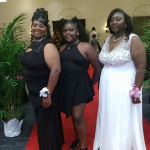 Meet your Posher, Constance