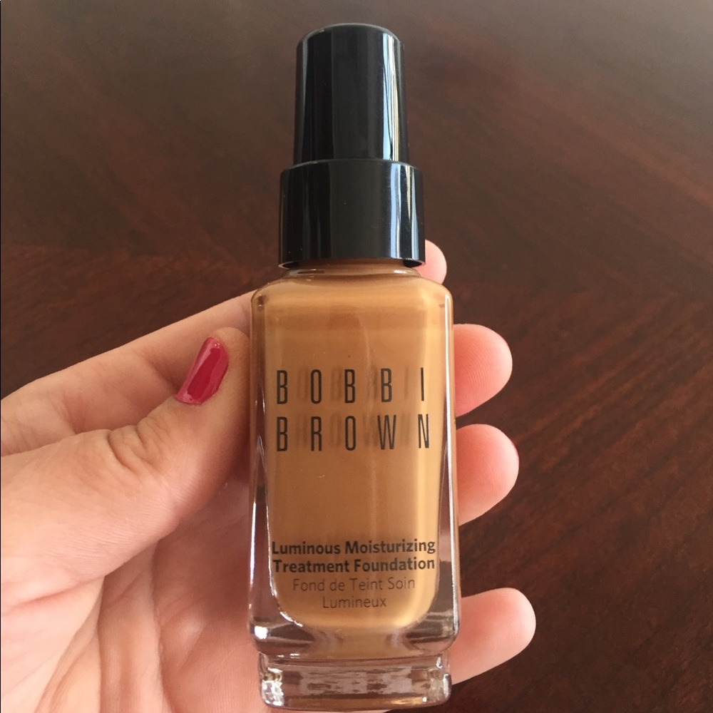 Bobbi Brown Luminous Moisturizing Foundation