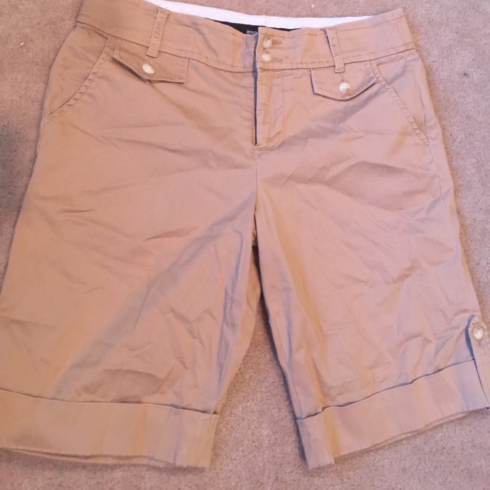 *5/$25* Khaki cuffed shorts