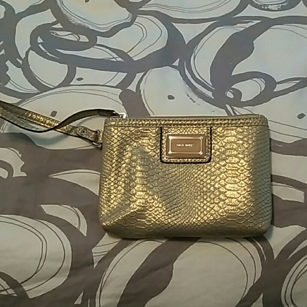 Small Nine West 8 1/2 x 6 wristlet