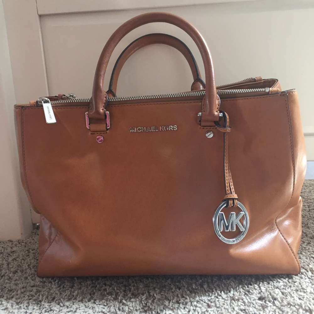 Hardly used Michael Kors handbag