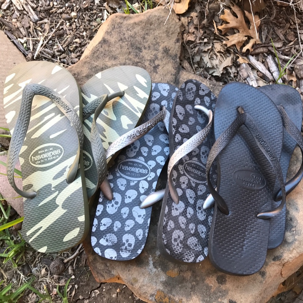 3 pair Havaiana flip flops MENS