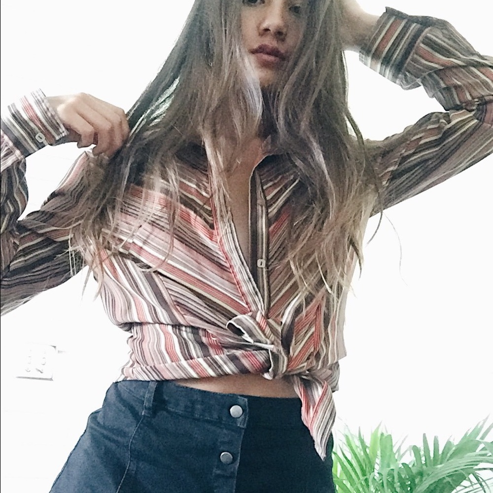 🚫🚫SOLD🚫🚫 Vintage button up 🤘🏽