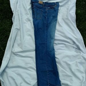 LEVI'S 512 Perfectly Slimming Sz 8M Jeans