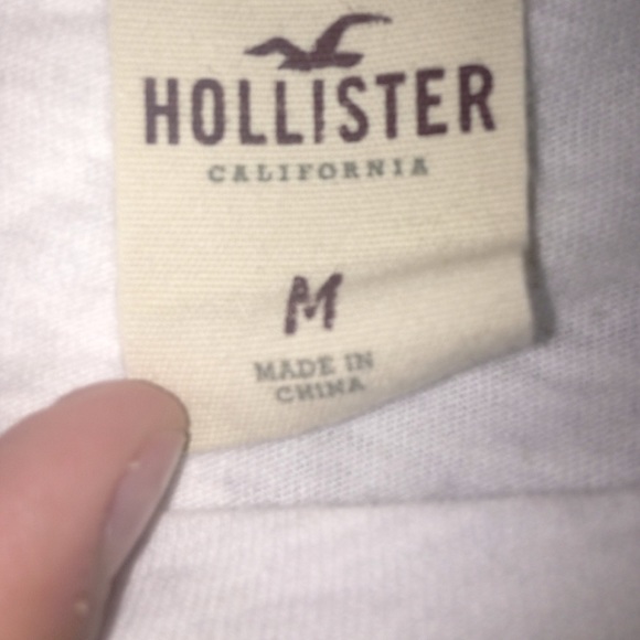 Holister Tee - Picture 2 of 4